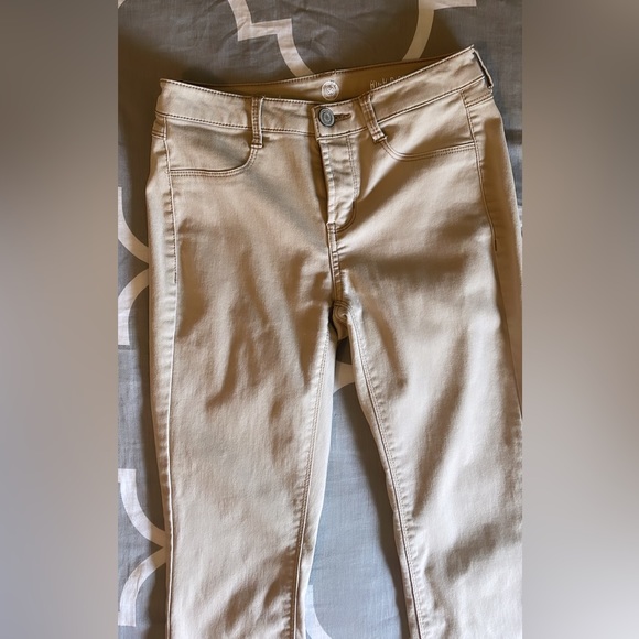 So High Rise Khaki Jeans - Picture 4 of 7